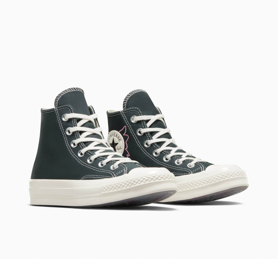 Chuck 70 Enchanted Garden