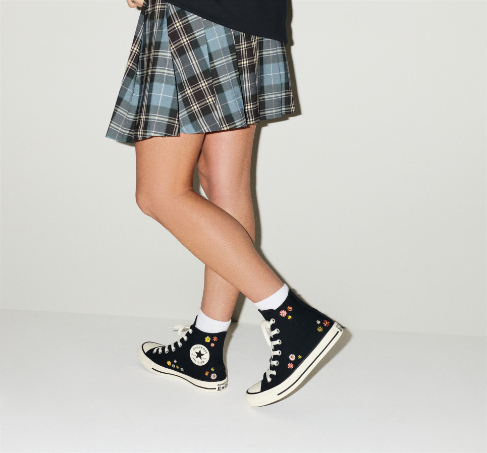 Chuck Taylor All Star Embroidered Florals