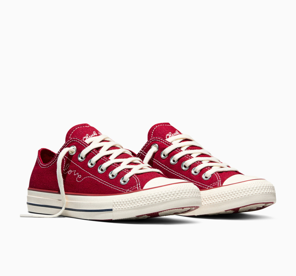 Chuck Taylor All Star Hearts