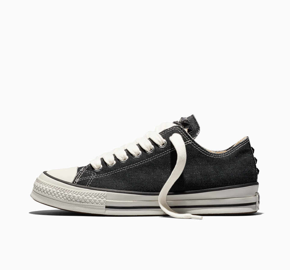 Chuck Taylor Throwback Distressed Studs